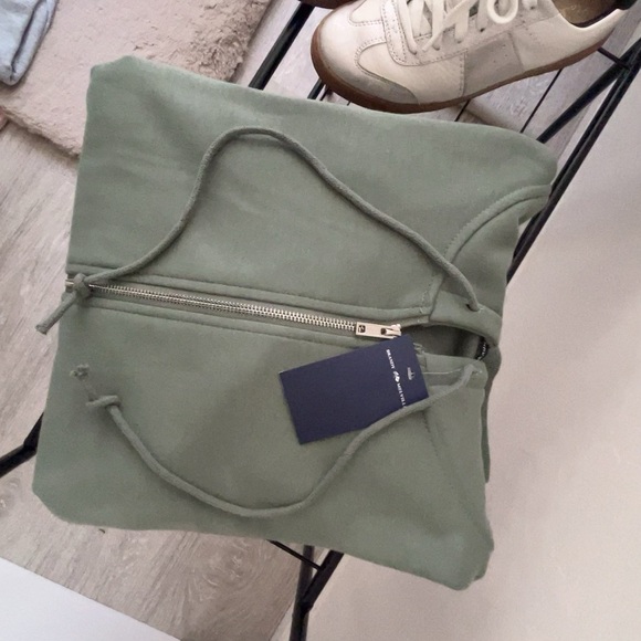 ｛Brandy❤️Melville｝Brand New Christy Hoodie/onesized fit, zip-up - Picture 6 of 10